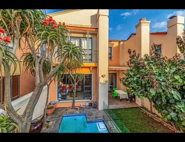 3 BEDROOM TOWNHOUSE FOR SALE IN BEDFORD GARDENS